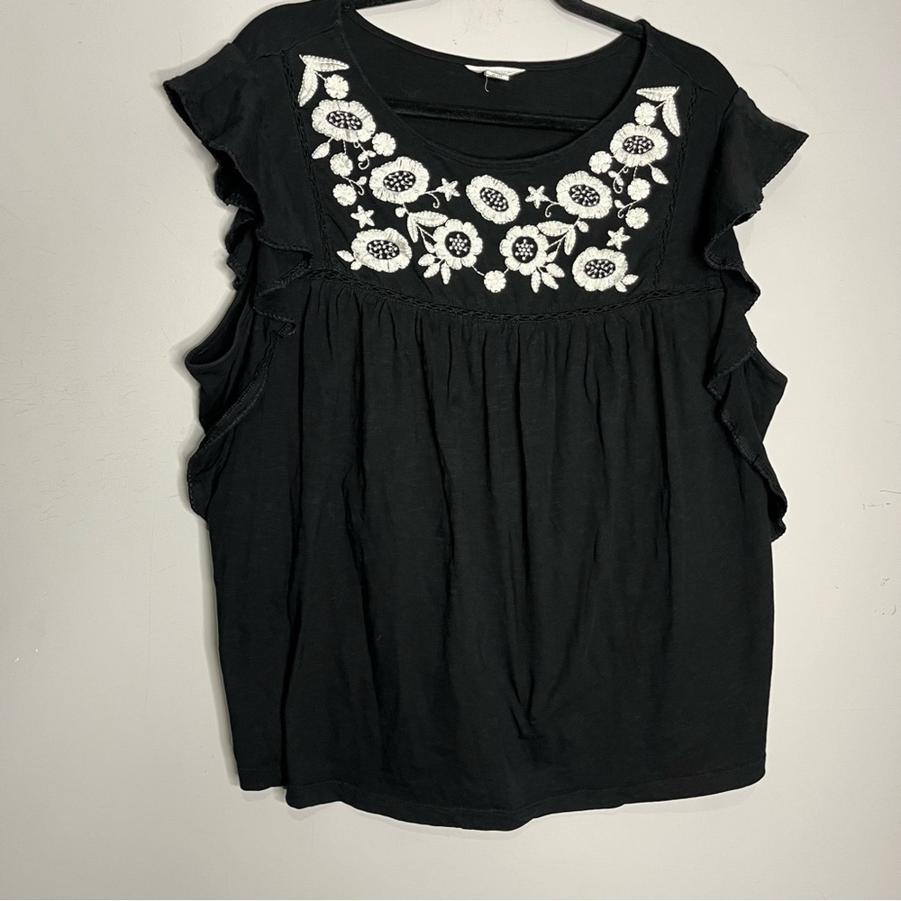 Caslon Embroidered Flutter Sleeve Black & White Flowy Top, size 2X - Picture 2 of 10